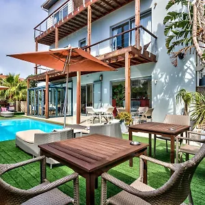 Hotel The One 8 In Point - Solar Power, Cape Town